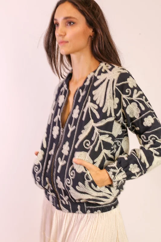 Simple And Comfortable EMBROIDERED BOMBER JACKET AYSU